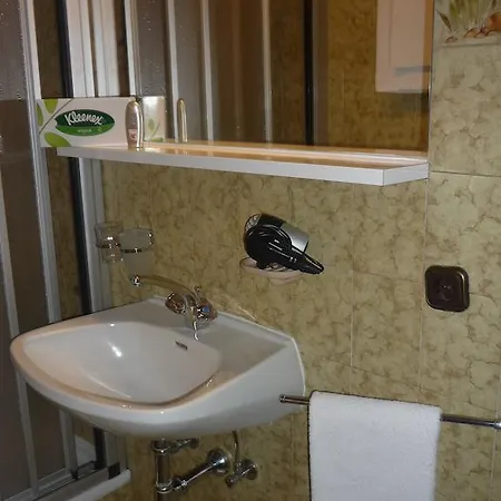 Bed & Breakfast Haus Bacher *
